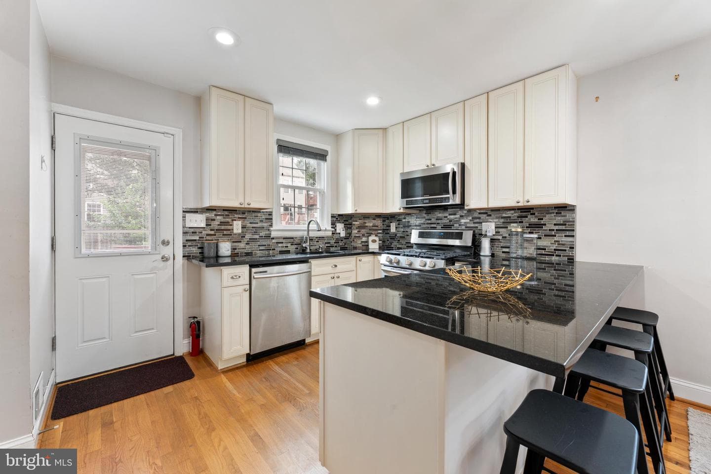 10004 Lorain Avenue photo 17