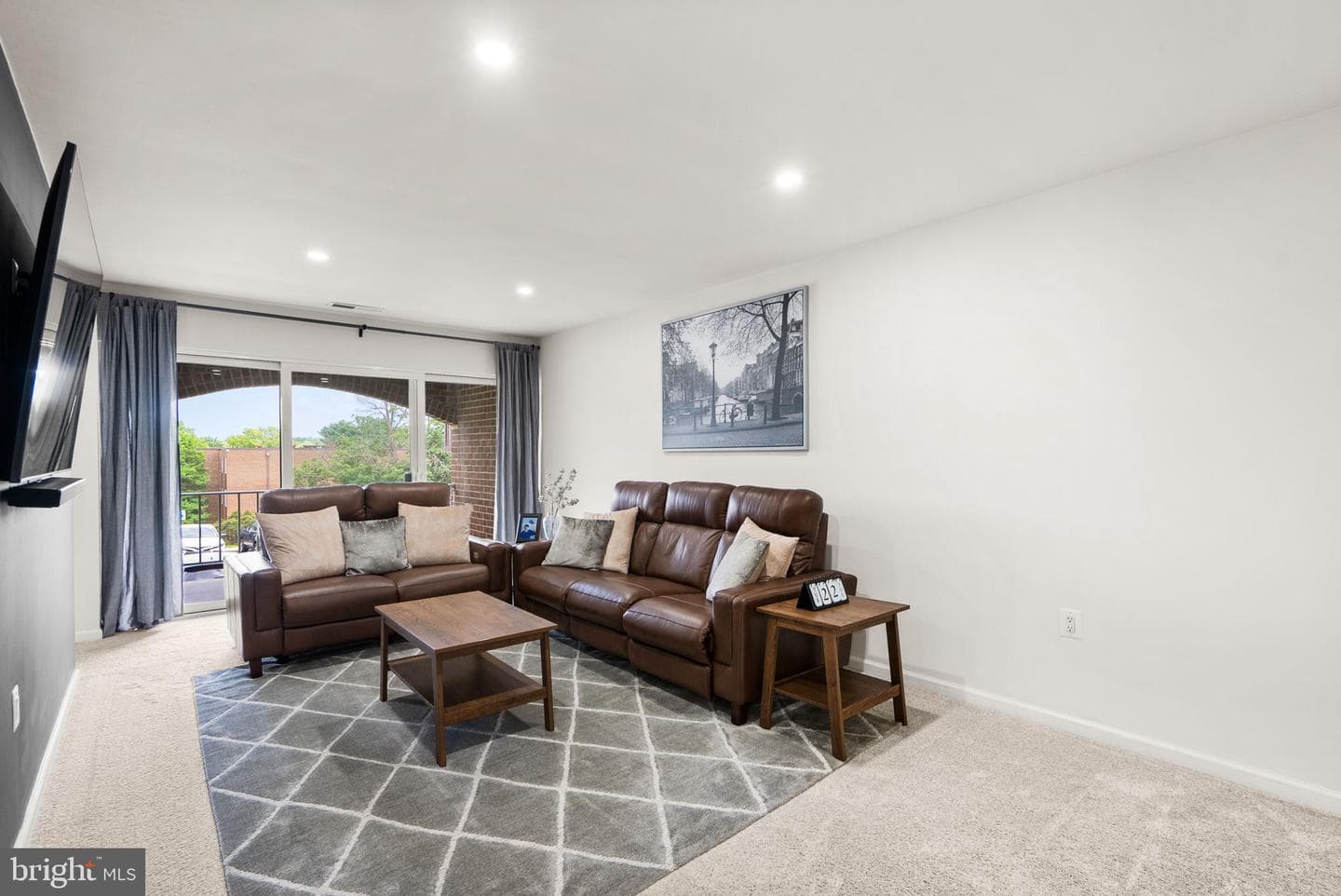 438 Girard Street #256 photo 3