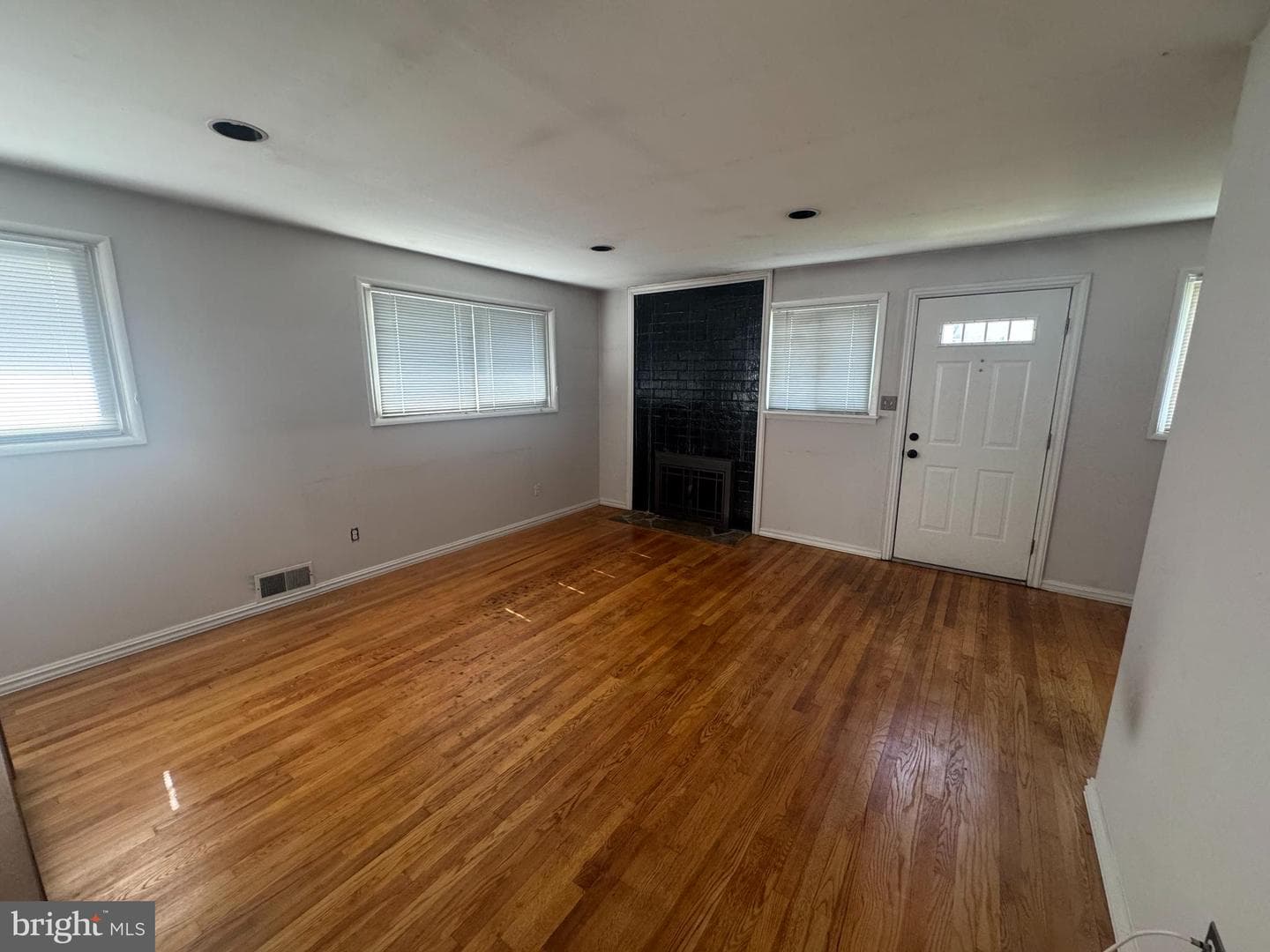 10003 Edward Avenue photo 10