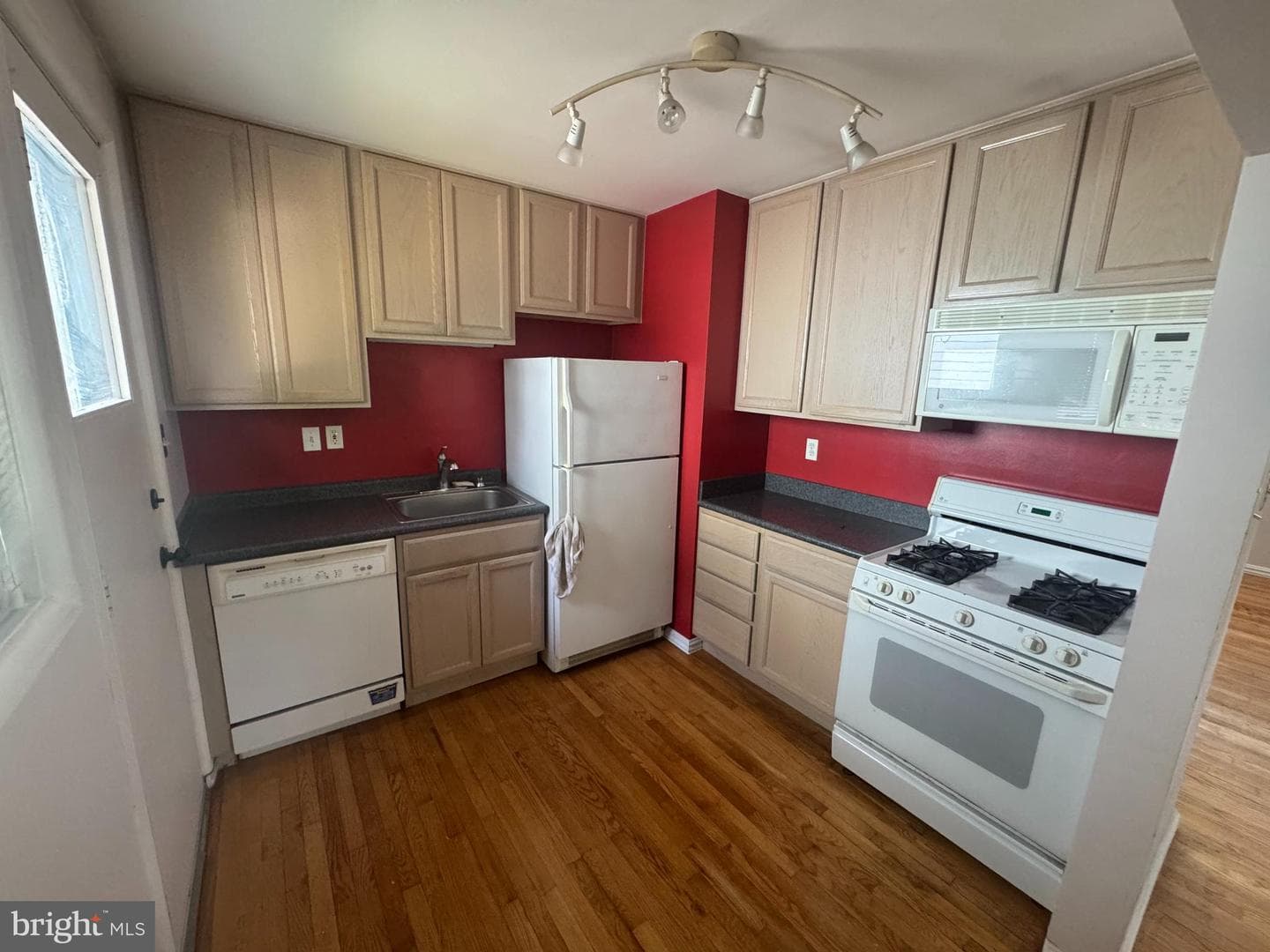 10003 Edward Avenue photo 14