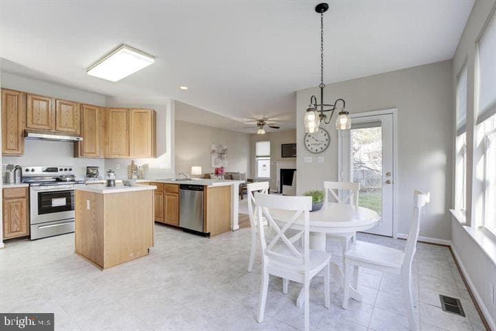 142 Apple Blossom Way photo 14
