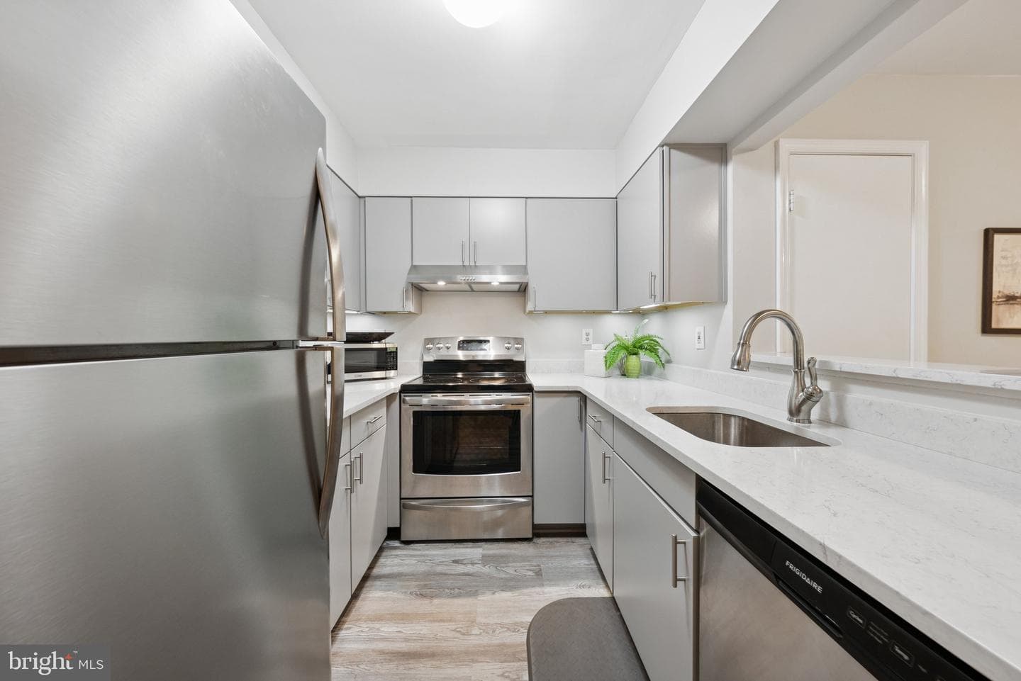 7104 Swansong Way photo 5