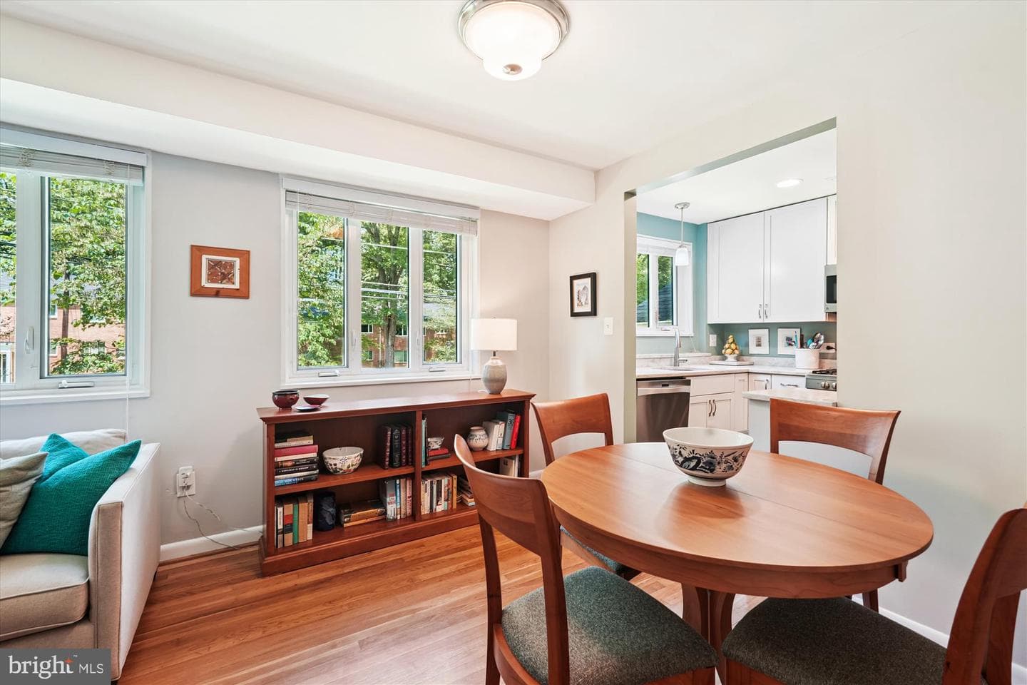 10427 Montrose Avenue #104 photo 12