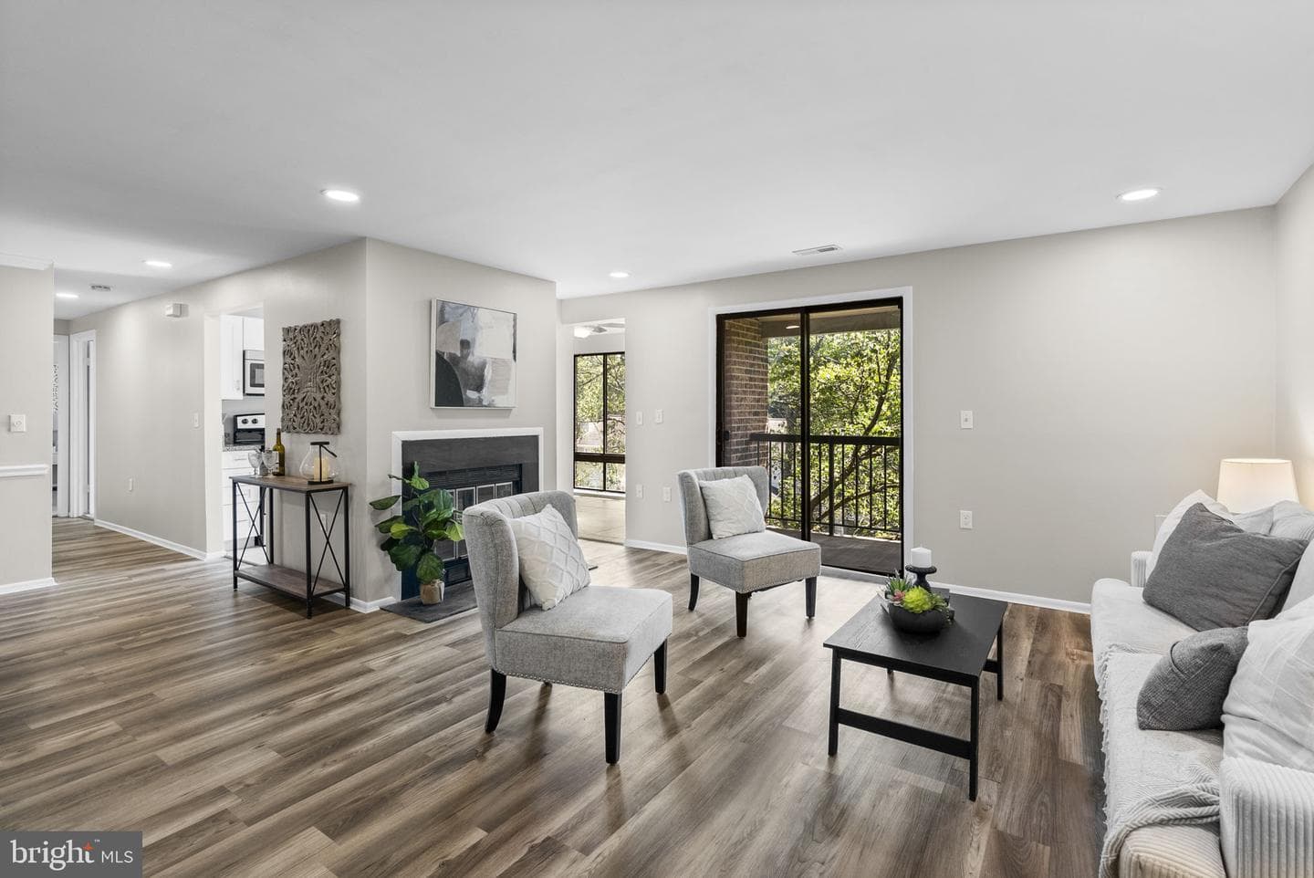 18050 Chalet Drive #14-302 photo 2
