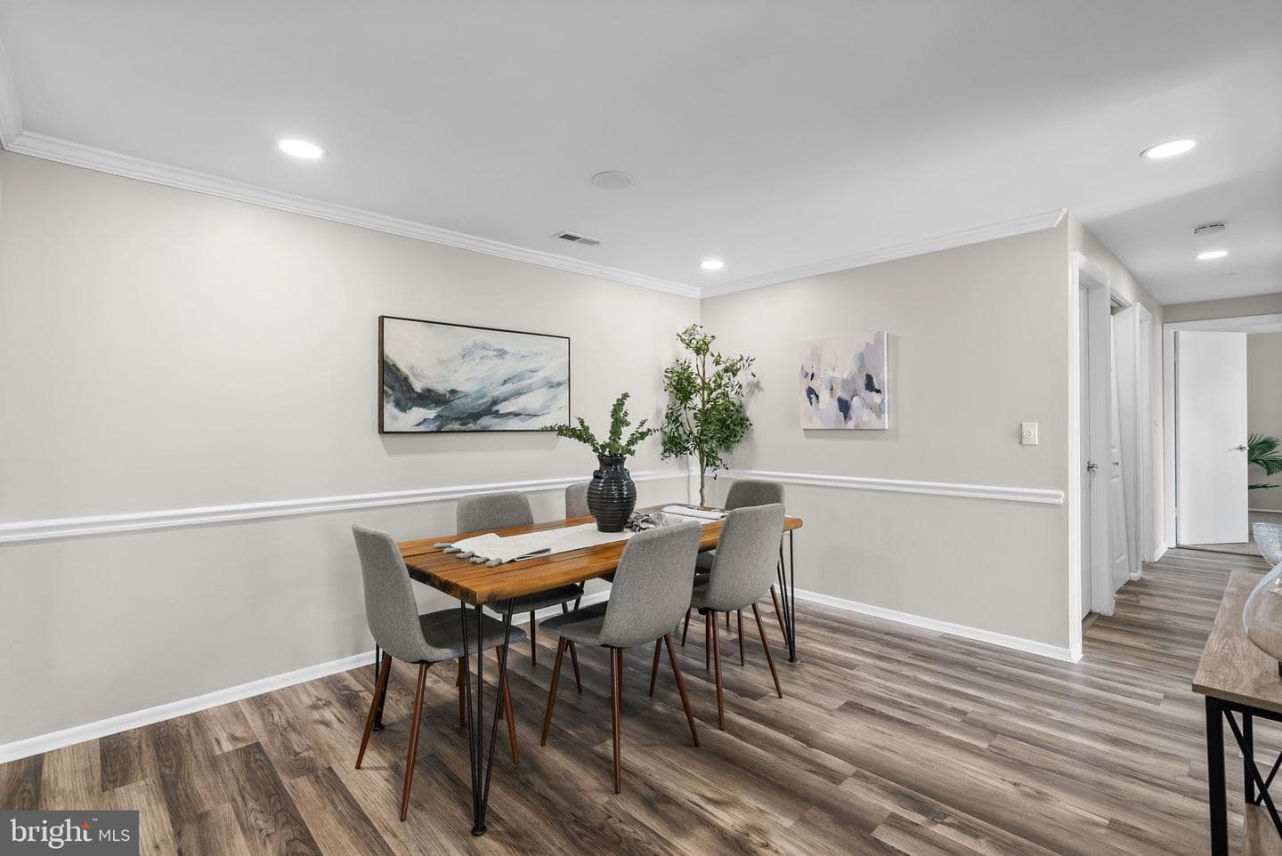 18050 Chalet Drive #14-302 photo 5