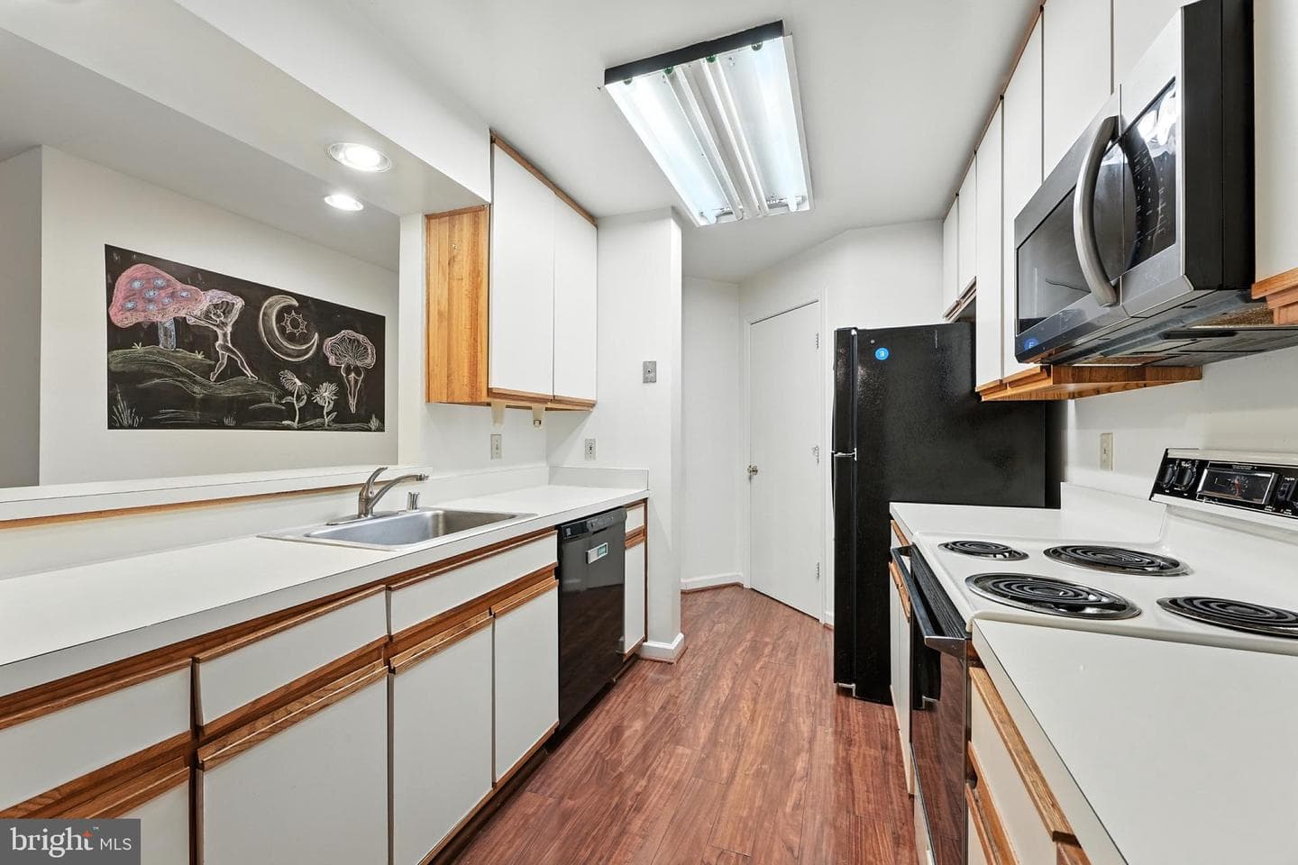 3301 Sir Thomas Drive #6-B-22 photo 13