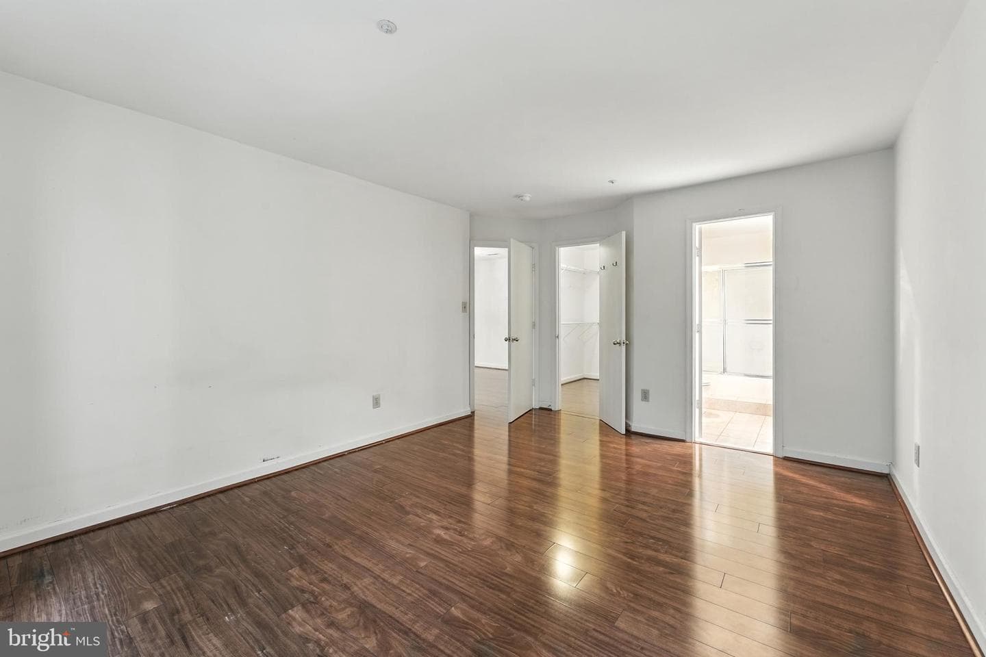 3301 Sir Thomas Drive #6-B-22 photo 24
