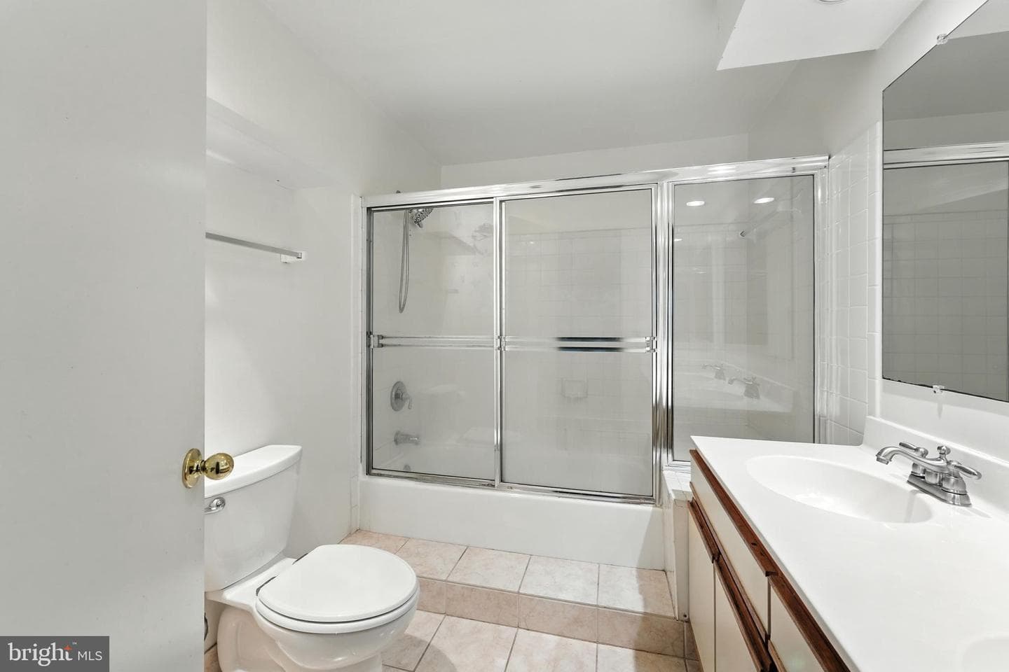 3301 Sir Thomas Drive #6-B-22 photo 28