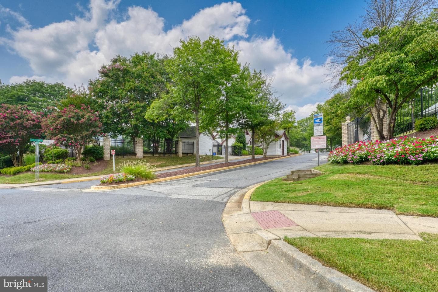 3301 Sir Thomas Drive #6-B-22 photo 32