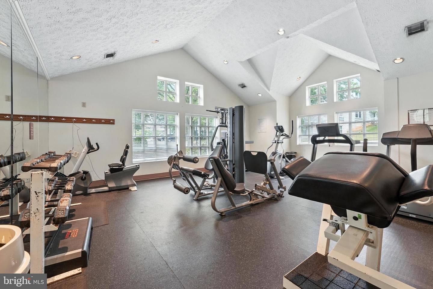 3301 Sir Thomas Drive #6-B-22 photo 35