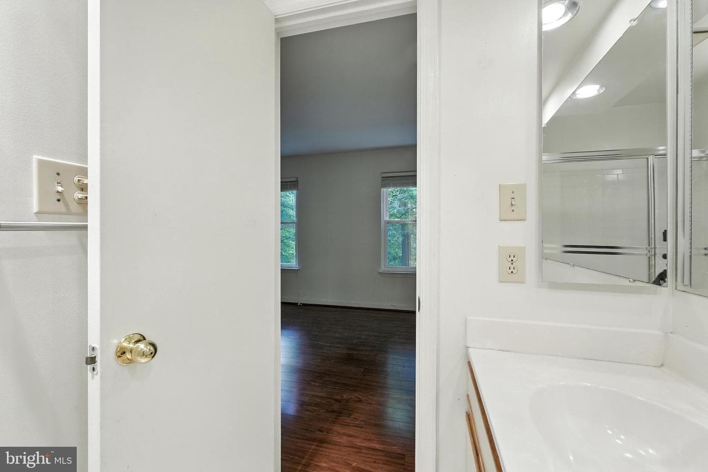 3301 Sir Thomas Drive #6-B-22 photo 6