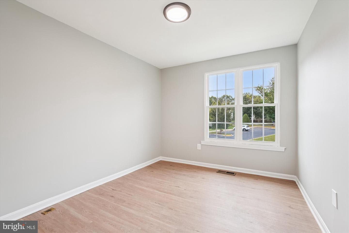 4522 Cannes Lane photo 31