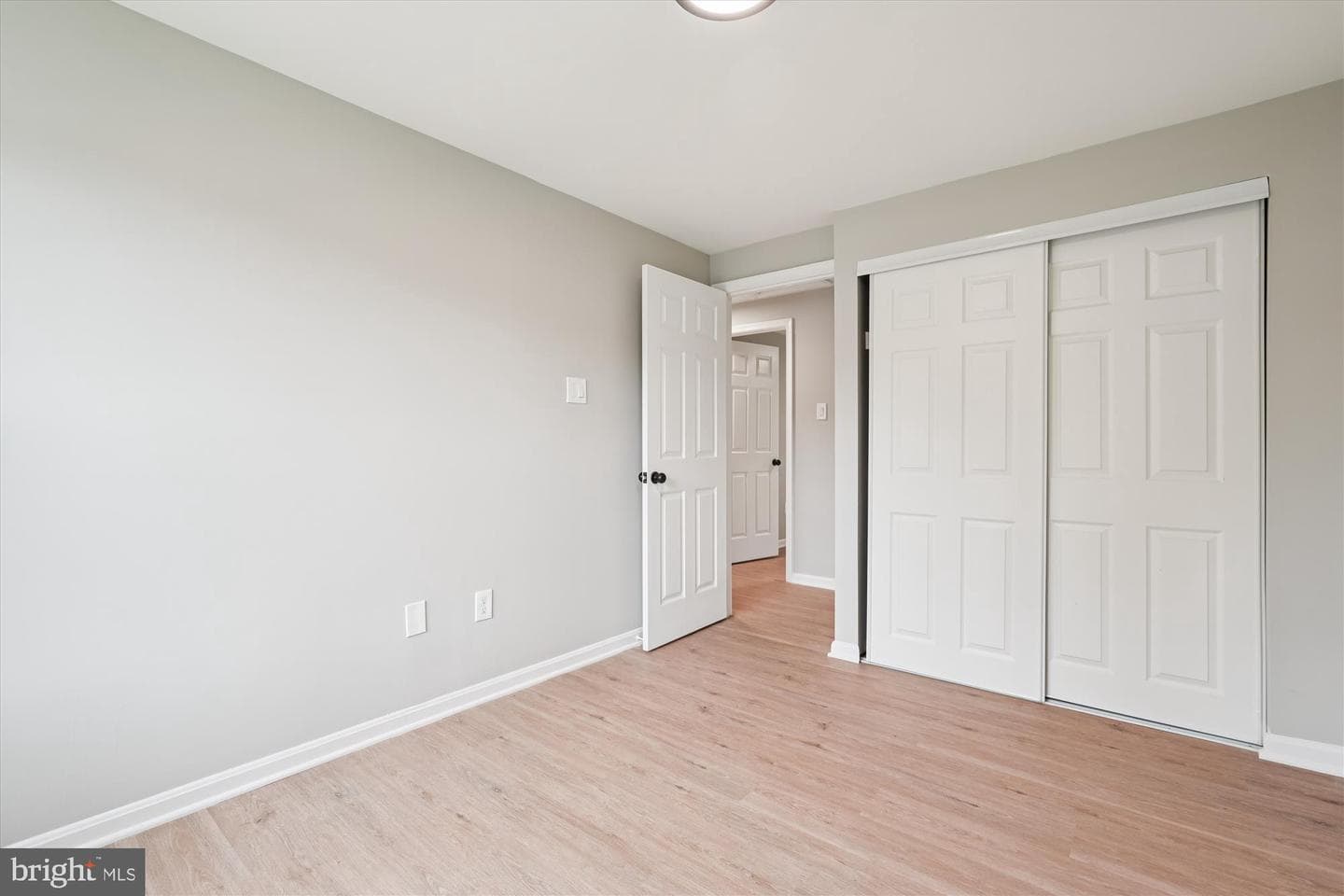 4522 Cannes Lane photo 32