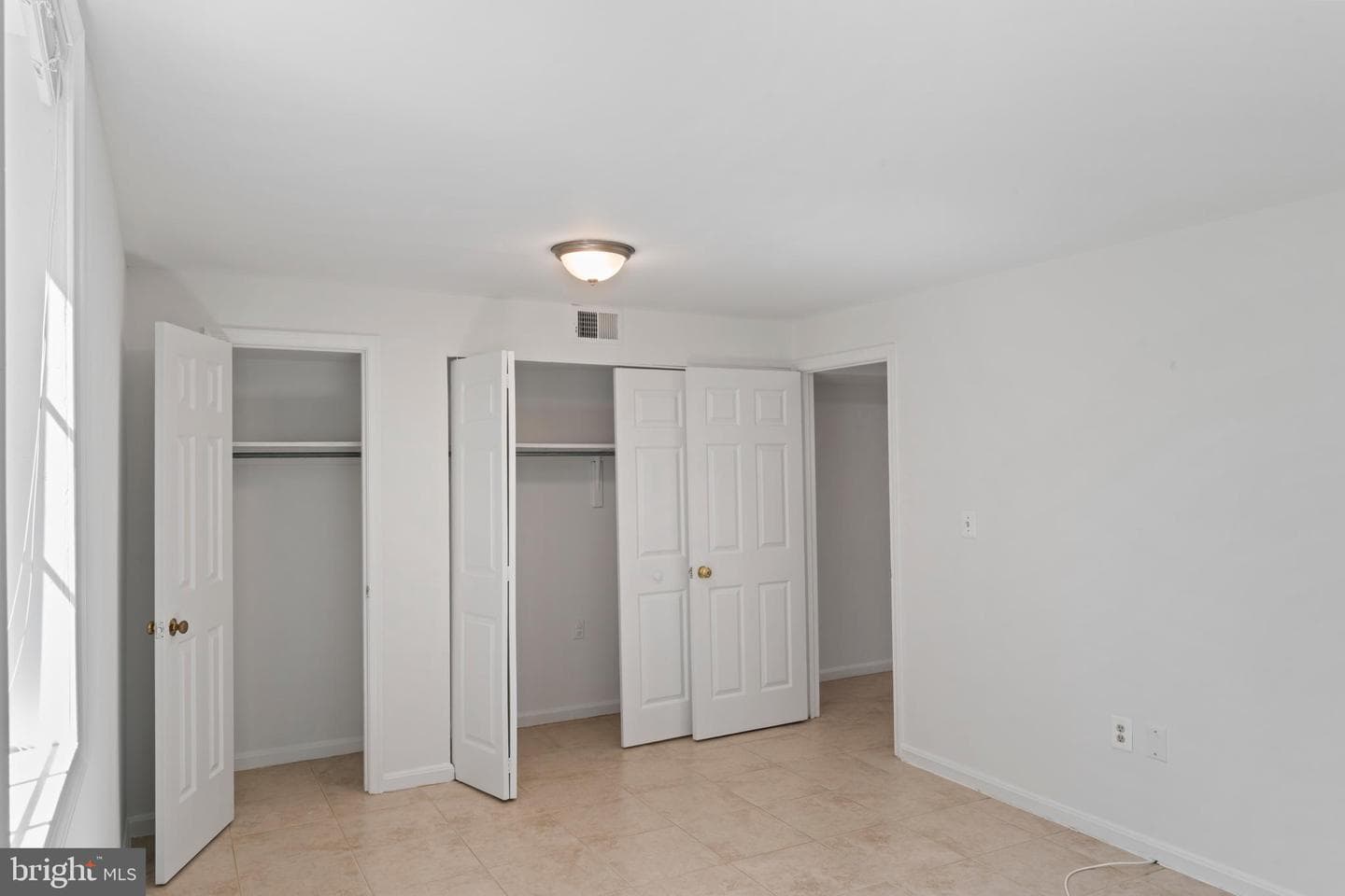 9 Coachlamp Court photo 58