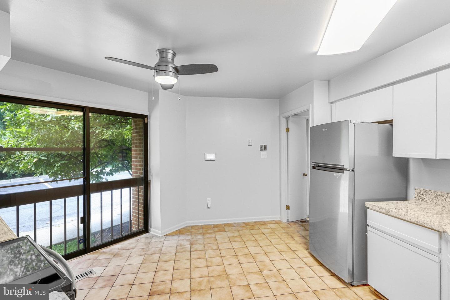 5201 King Charles Way #2-20 photo 13