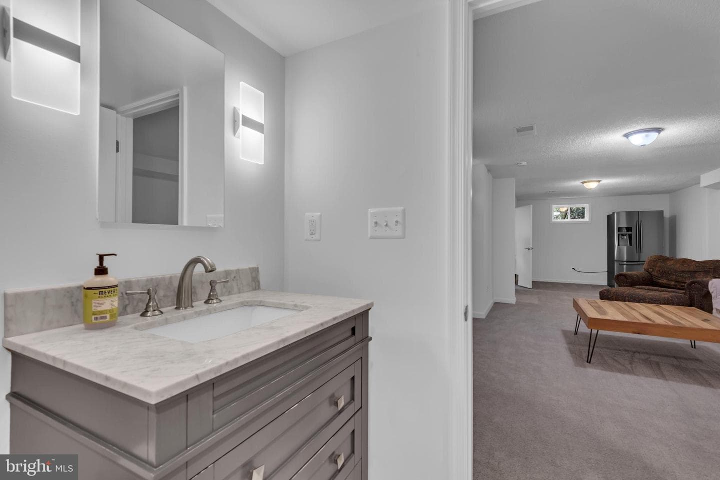 110 Devon Court photo 40