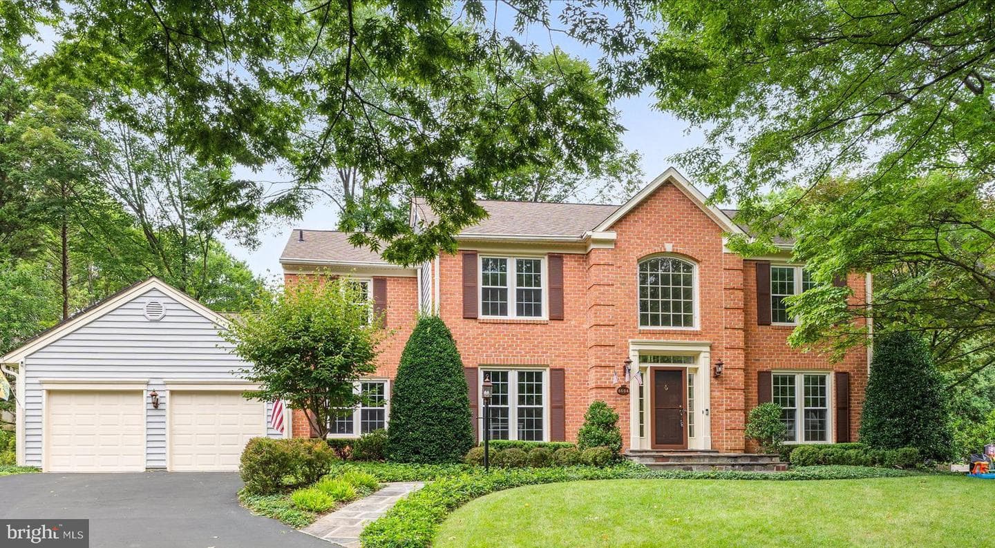 8504 Silverfield Circle