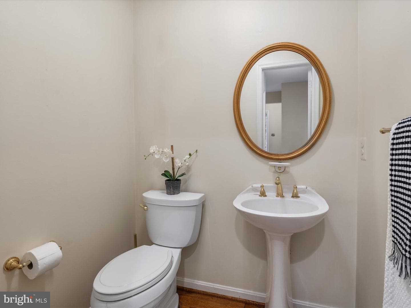 8504 Silverfield Circle photo 17