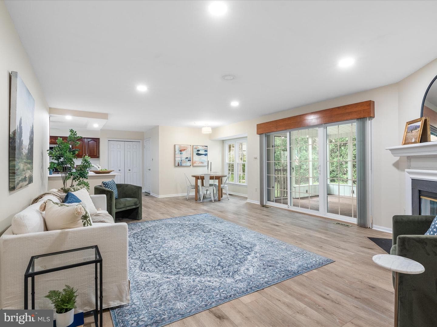 8504 Silverfield Circle photo 3