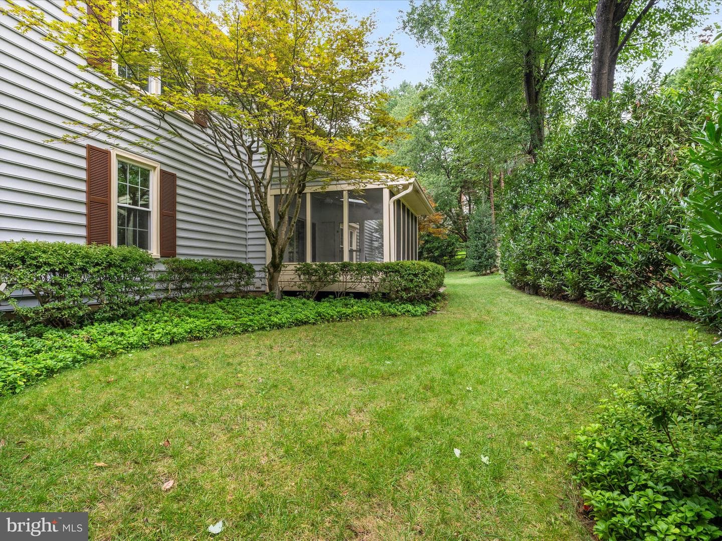 8504 Silverfield Circle photo 32