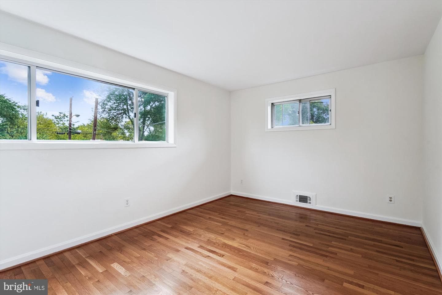 9902 Carnegie Terrace photo 16