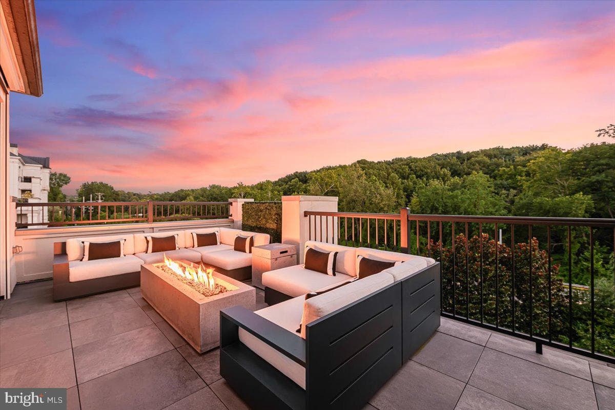 8229 River Road photo 2