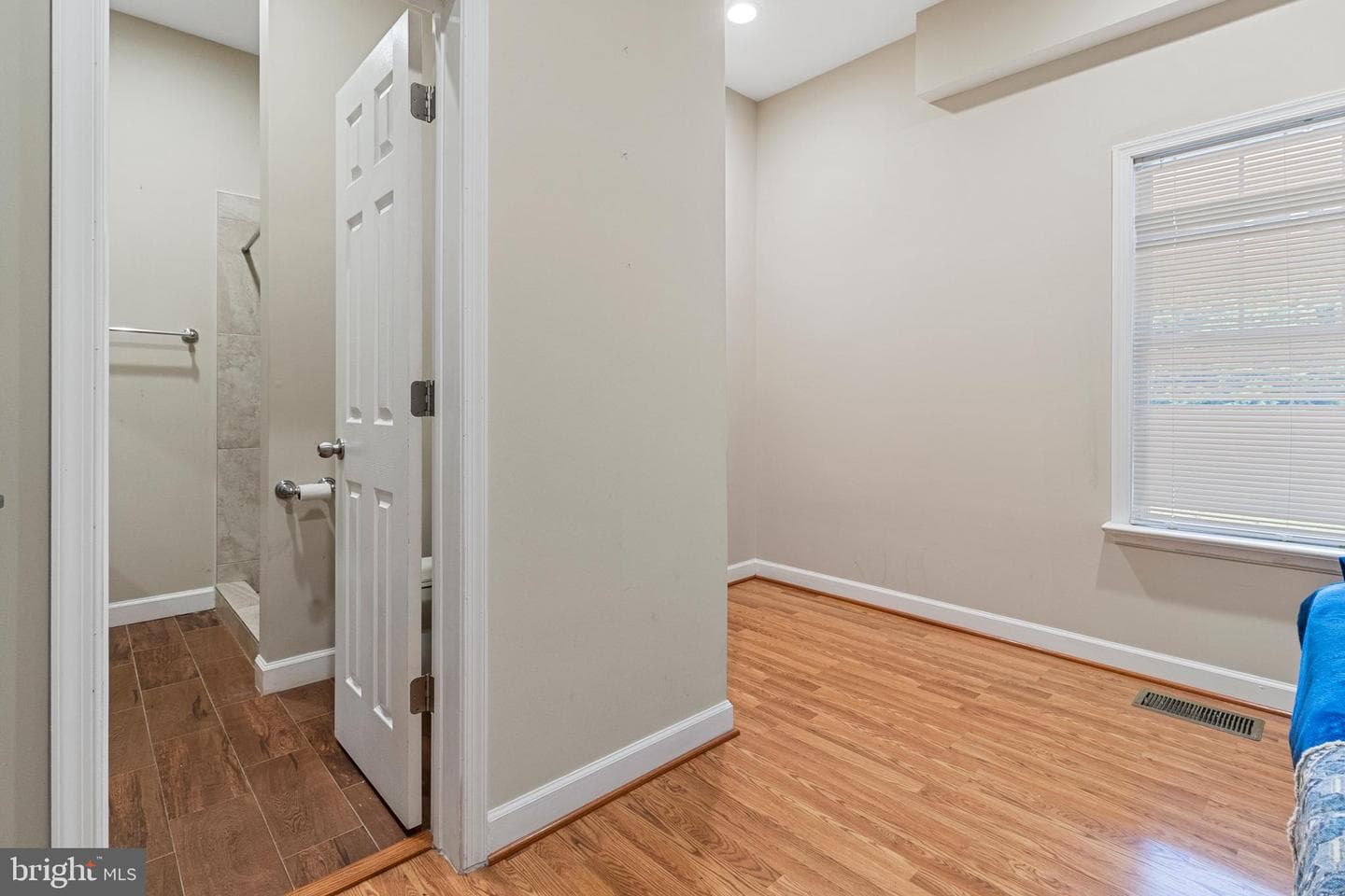 17734 Norwood Road photo 32