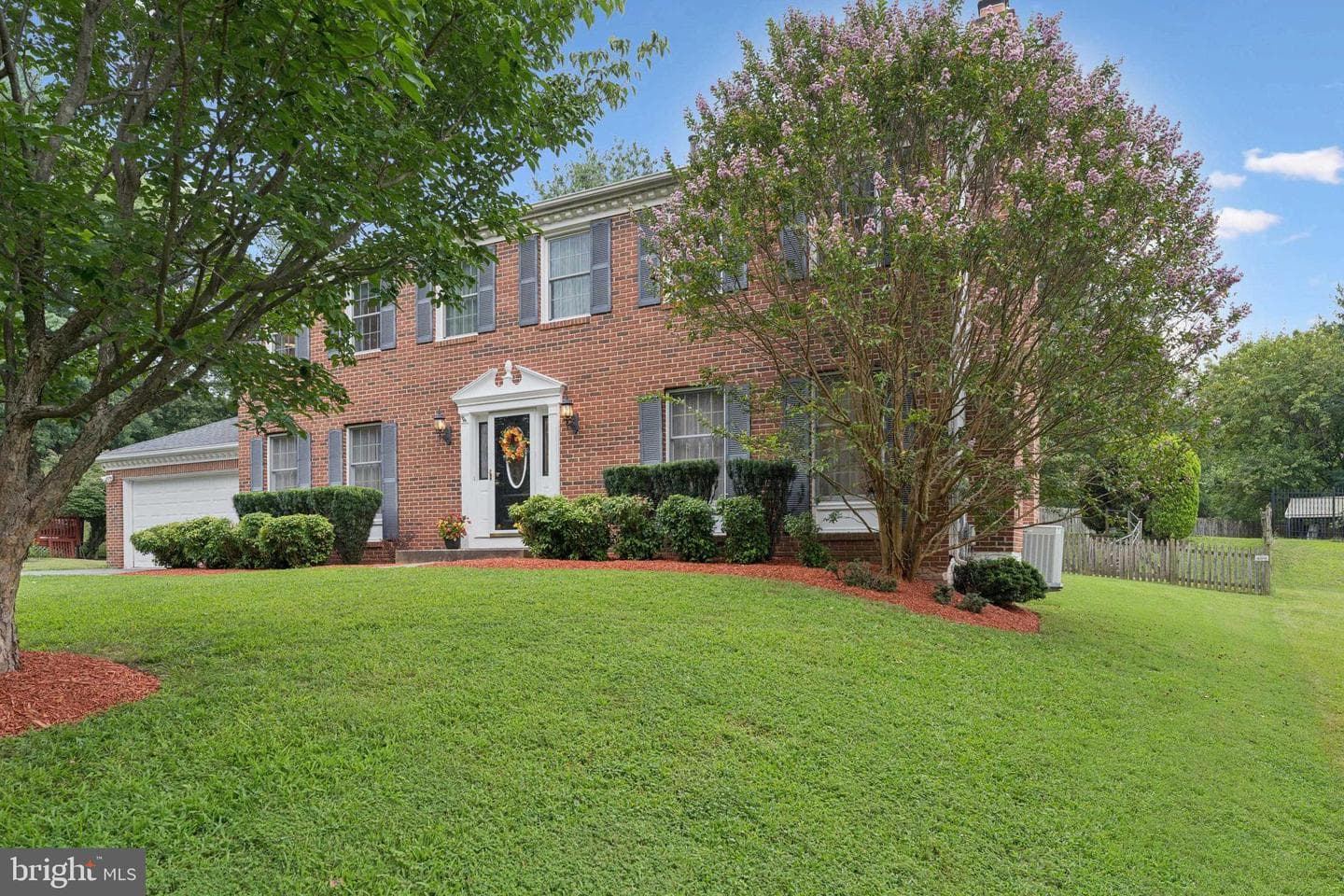 136 Amberleigh Drive photo 2
