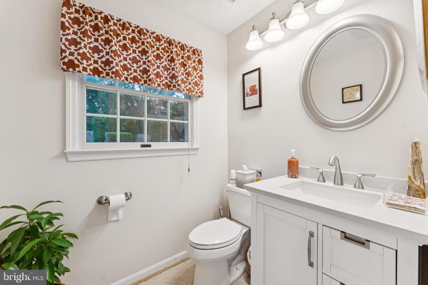 136 Amberleigh Drive photo 9