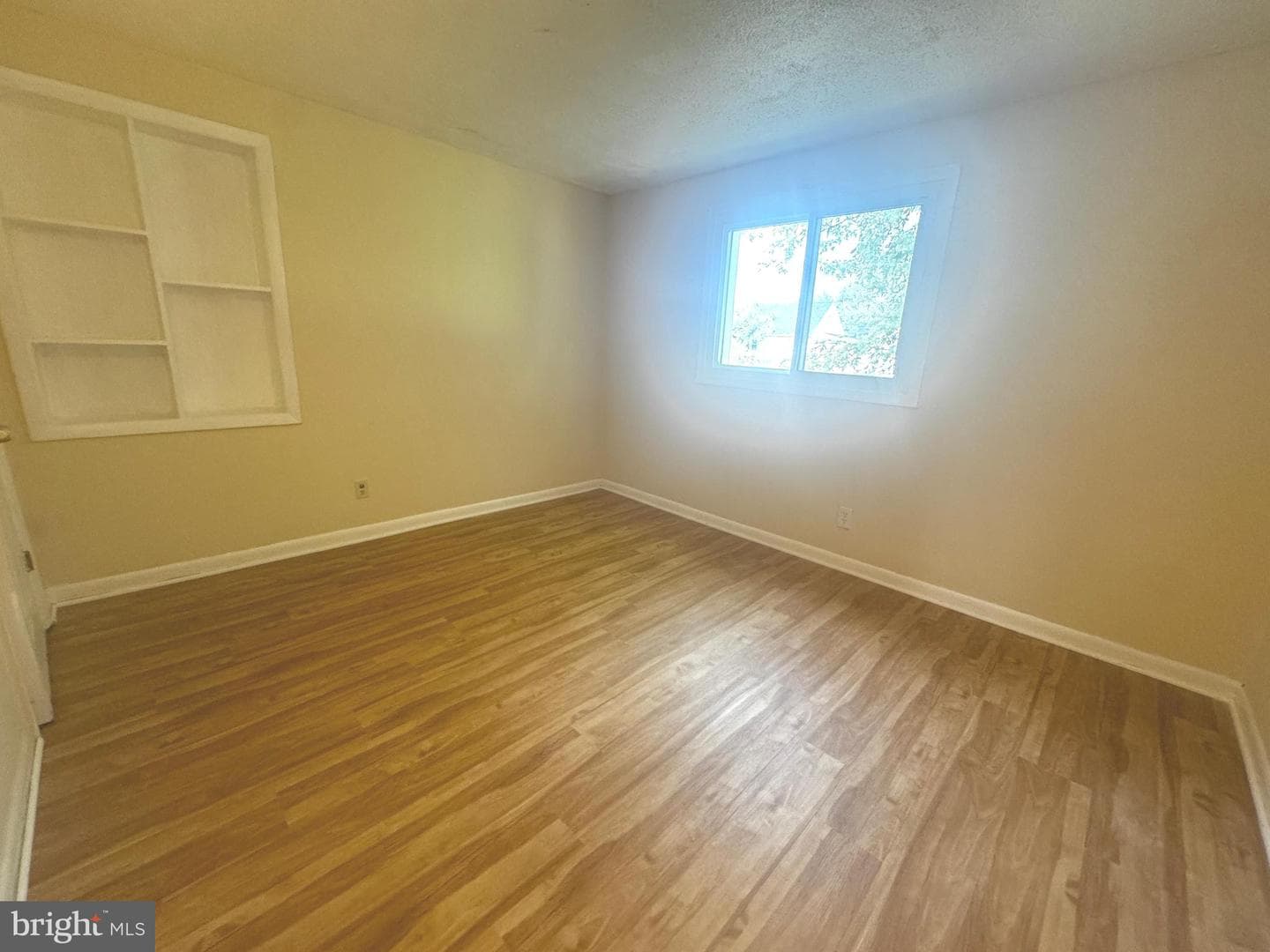 350 Howard Avenue photo 11