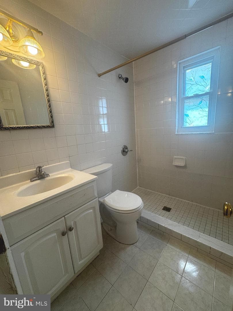350 Howard Avenue photo 12