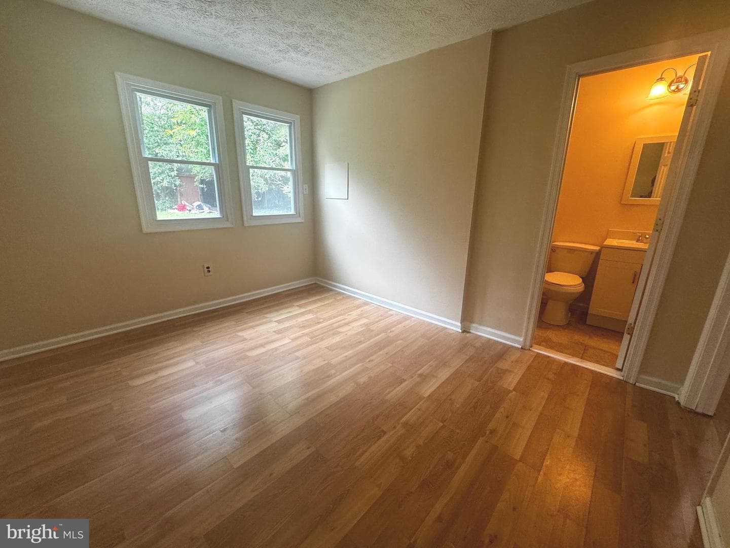 350 Howard Avenue photo 14