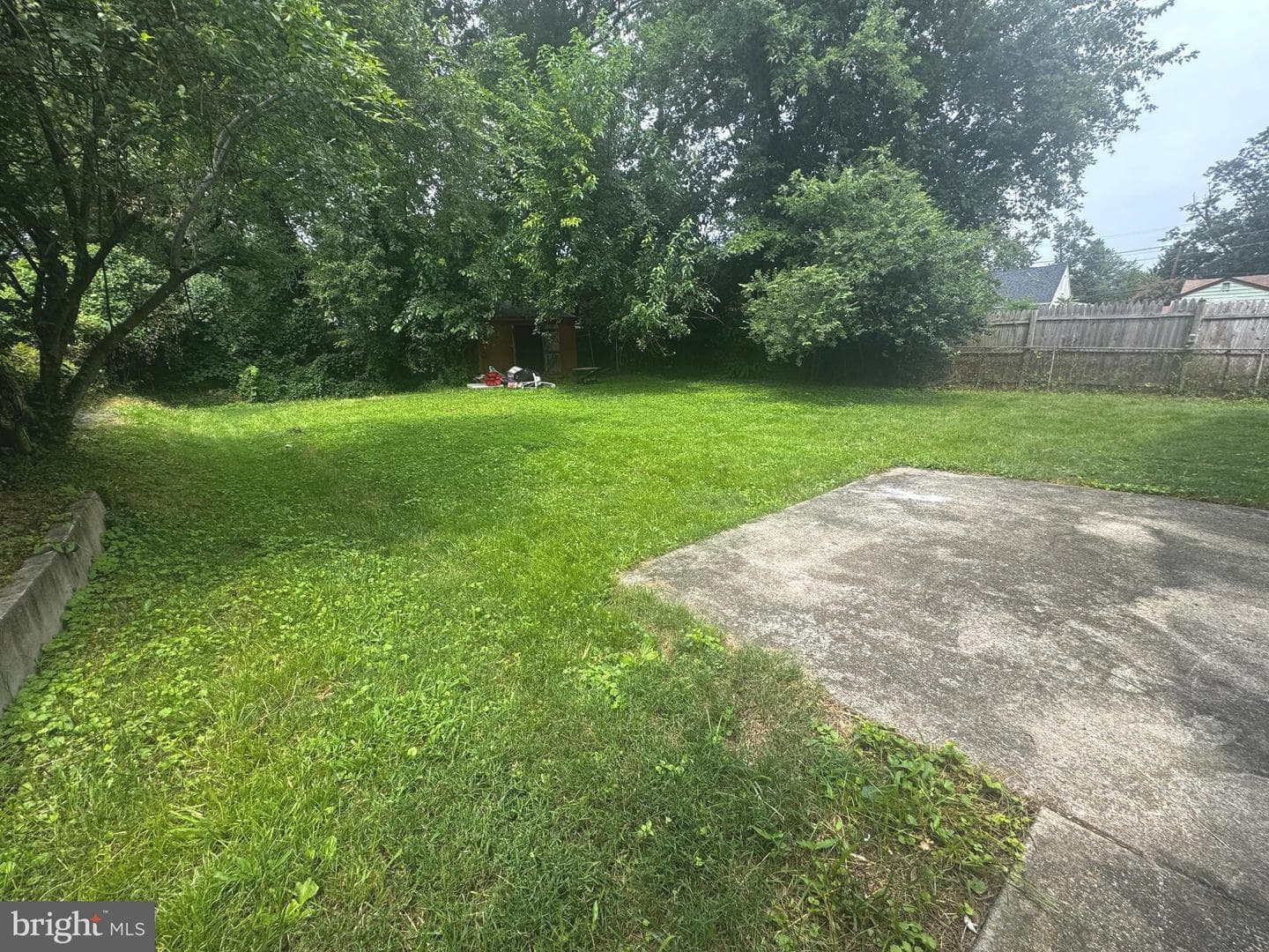350 Howard Avenue photo 19