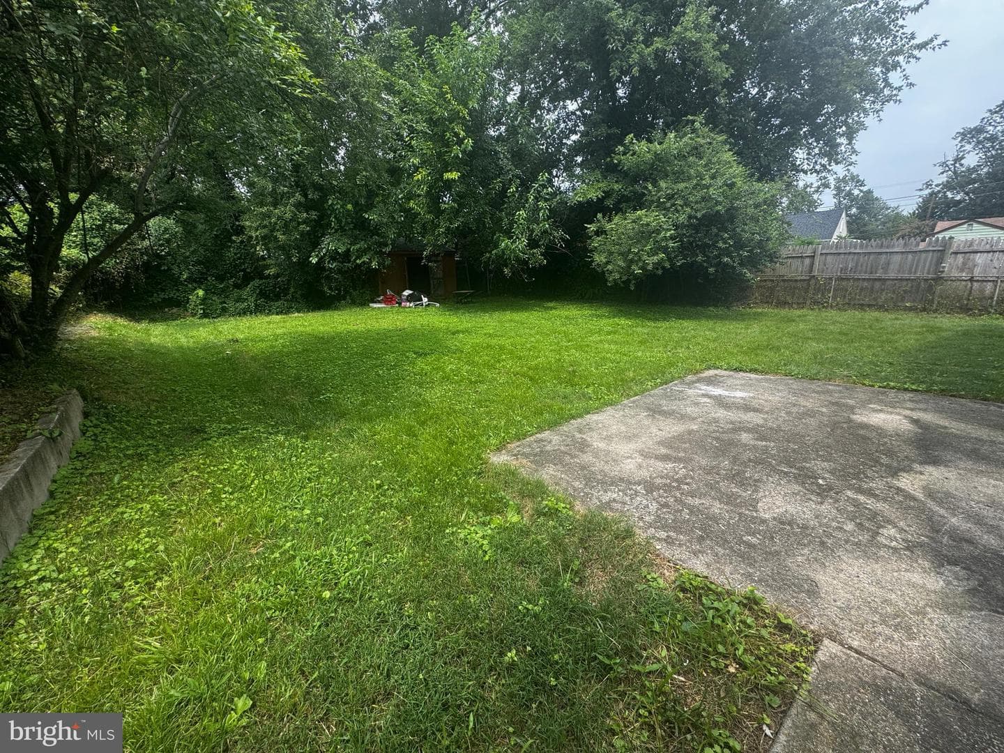 350 Howard Avenue photo 22