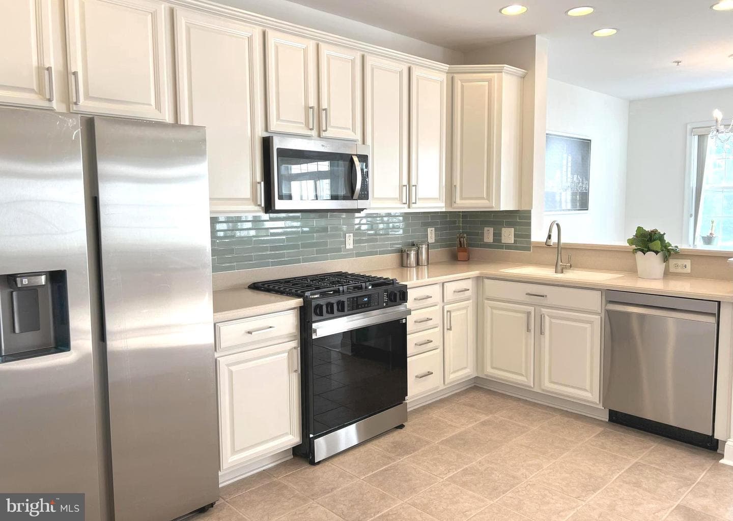327 King Farm Boulevard #104 photo 7