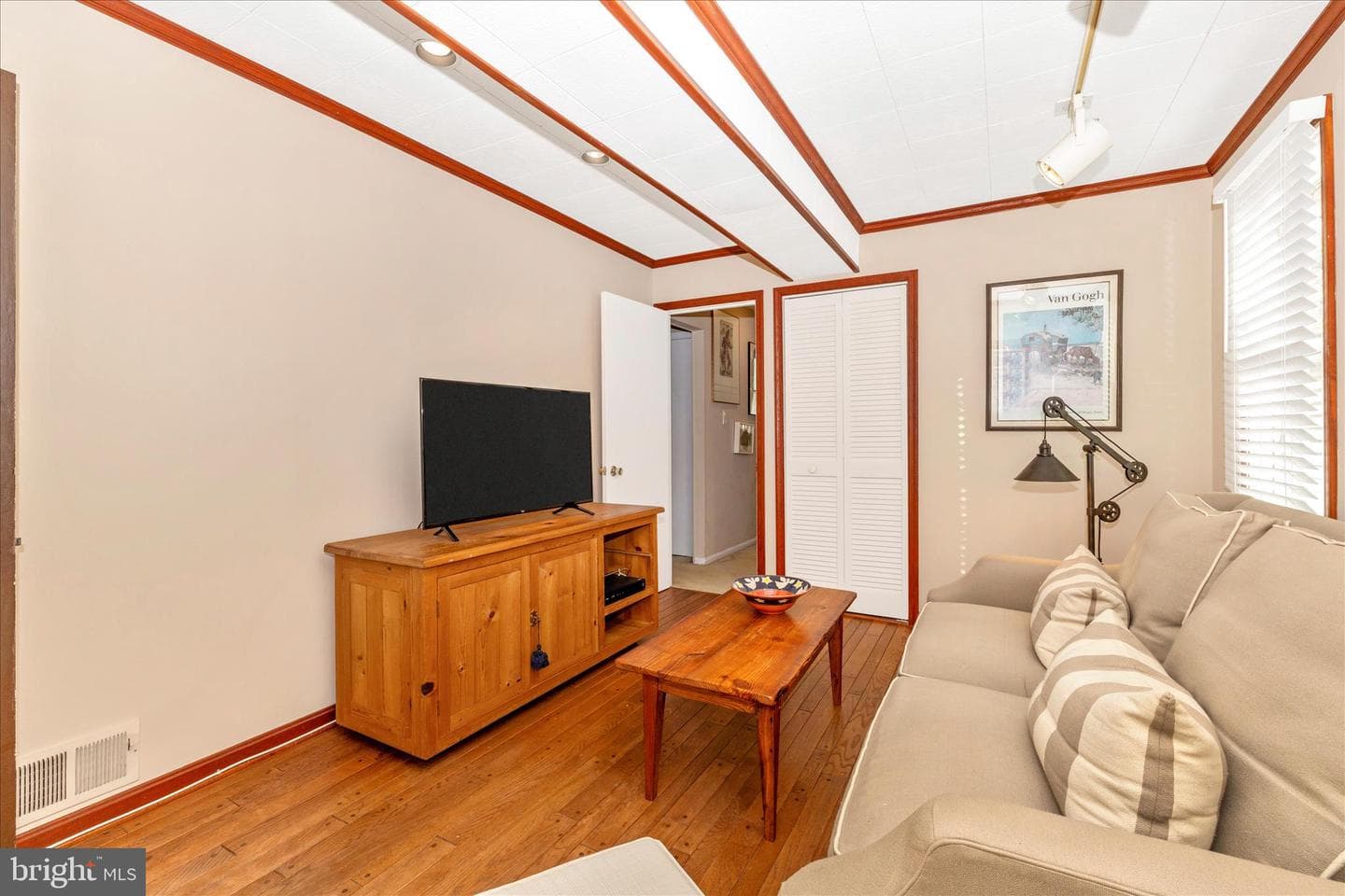6509 Farmingdale Court photo 21