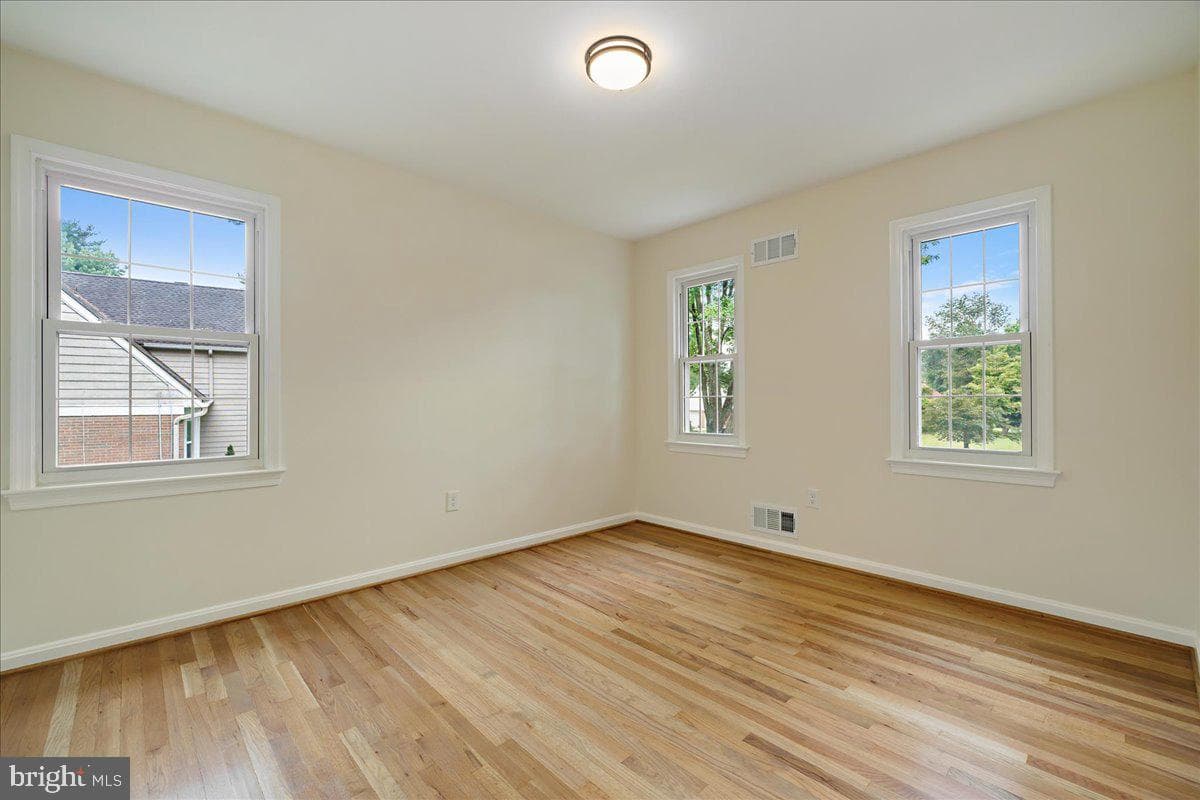 13517 Middlevale Lane photo 24