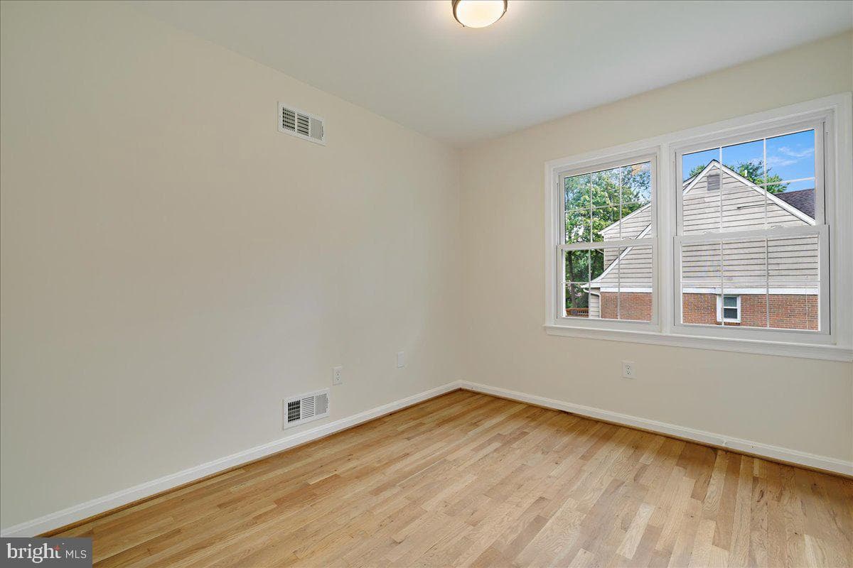 13517 Middlevale Lane photo 28