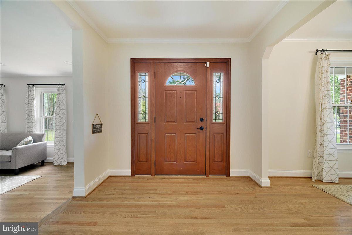 13517 Middlevale Lane photo 3