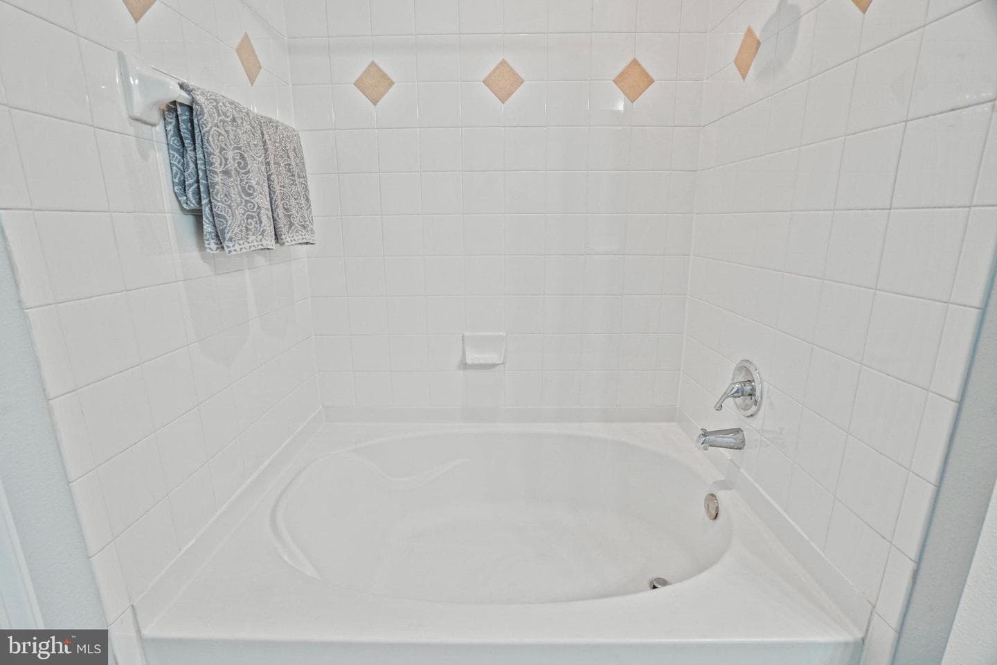 501 Hungerford Drive #325 photo 26
