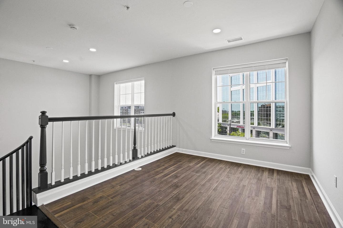 501 Hungerford Drive #325 photo 31