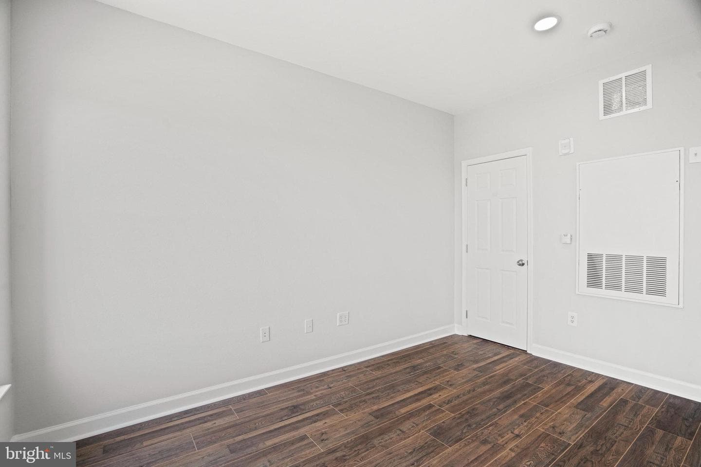 501 Hungerford Drive #325 photo 33