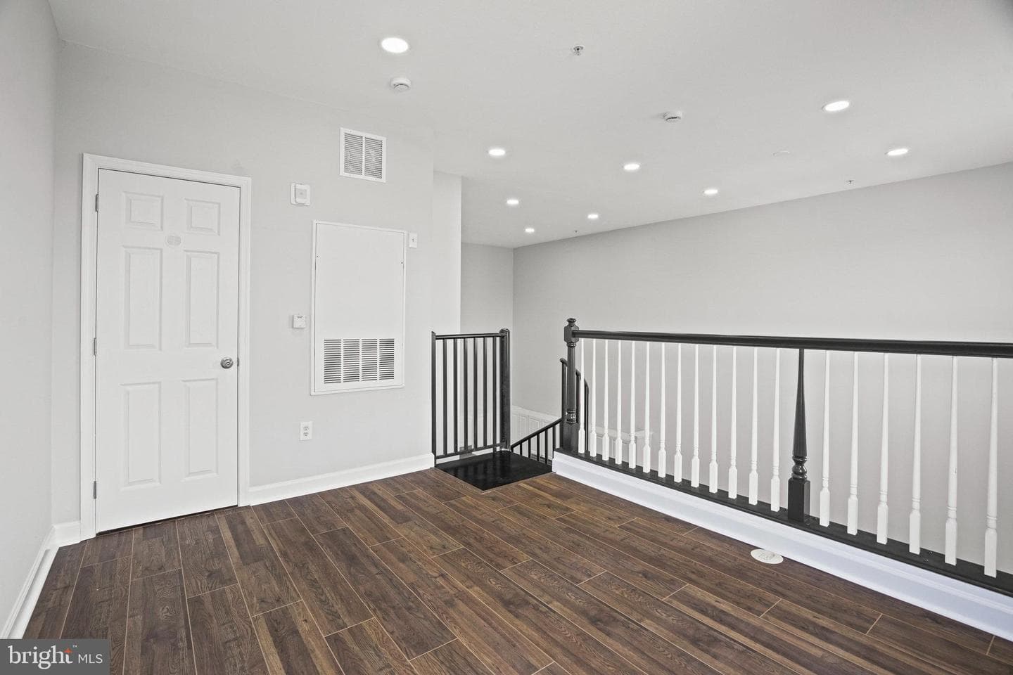 501 Hungerford Drive #325 photo 34