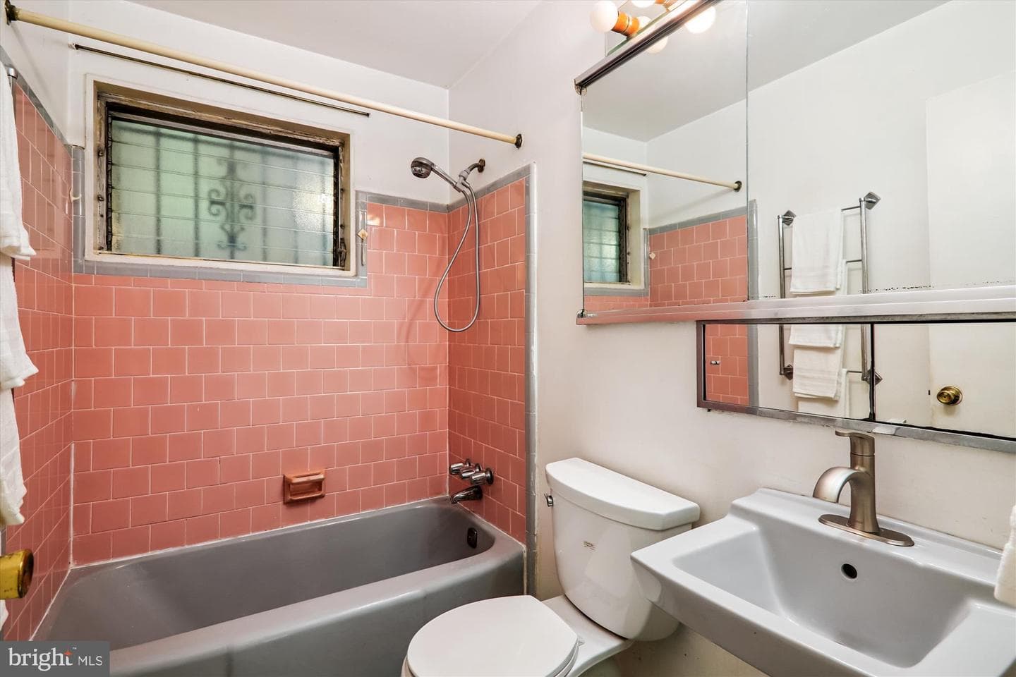 9507 Adelphi Road photo 21