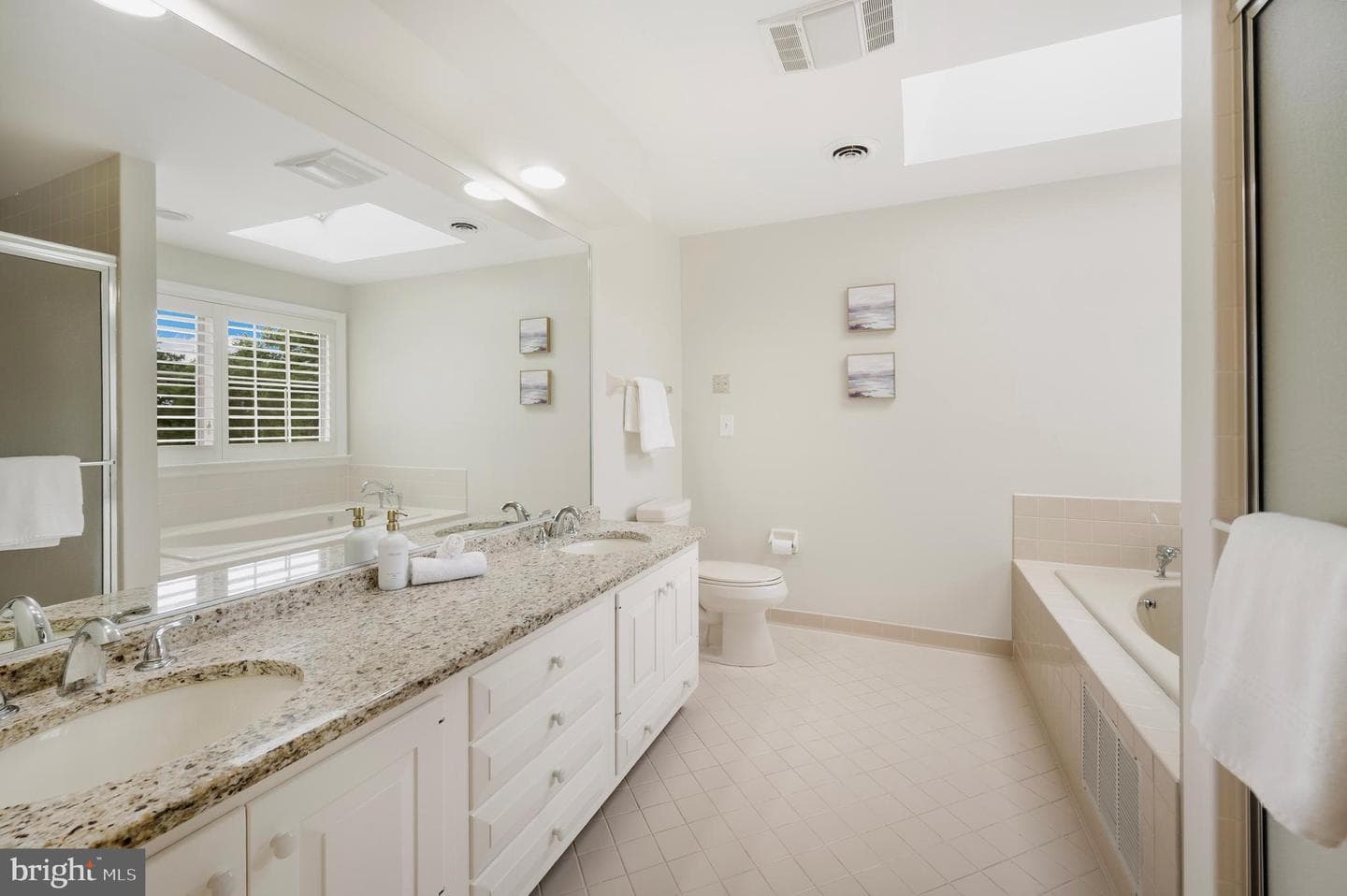 13510 Stonebarn photo 32