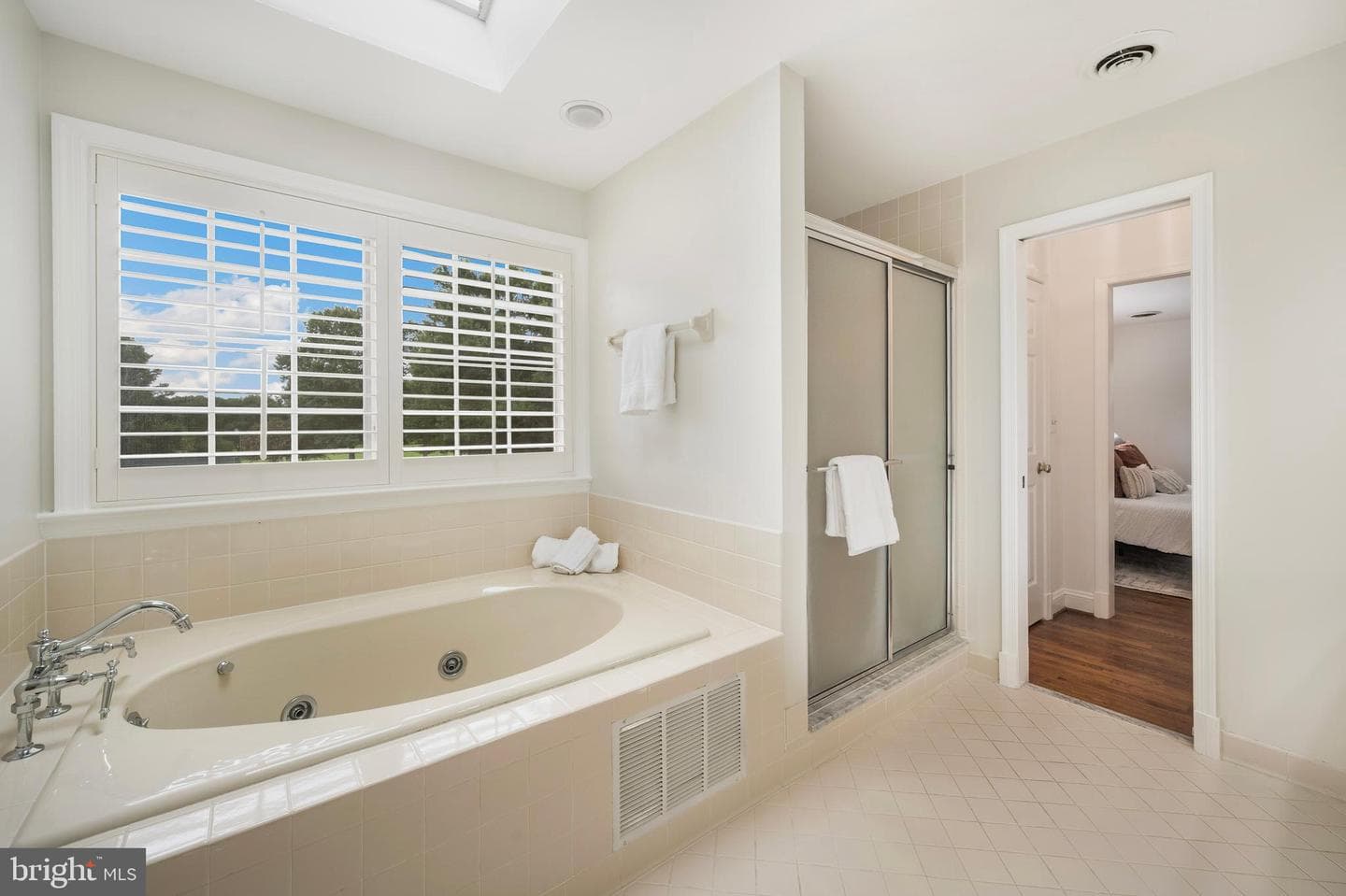 13510 Stonebarn photo 33