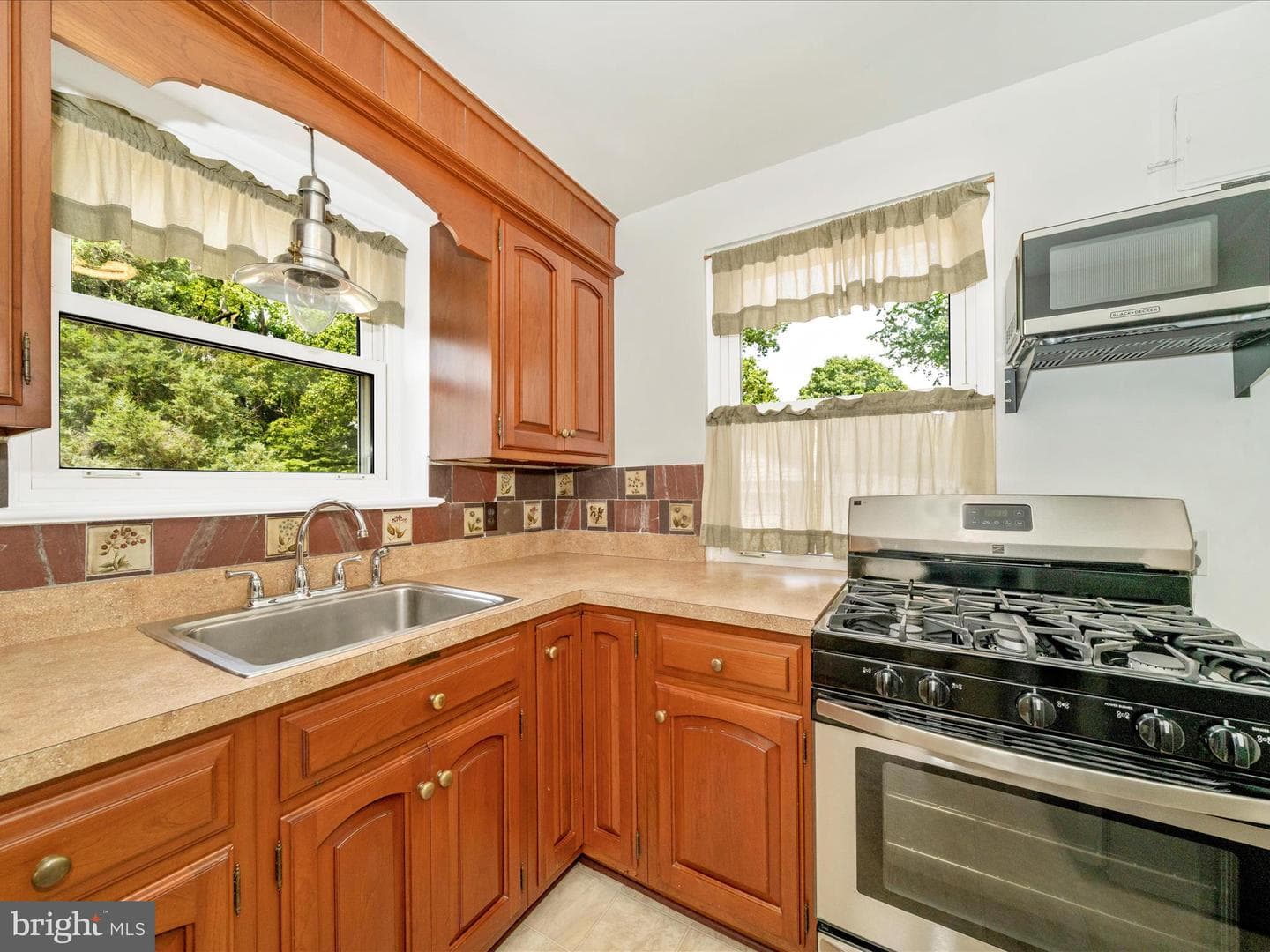 9405 Flower Avenue photo 14