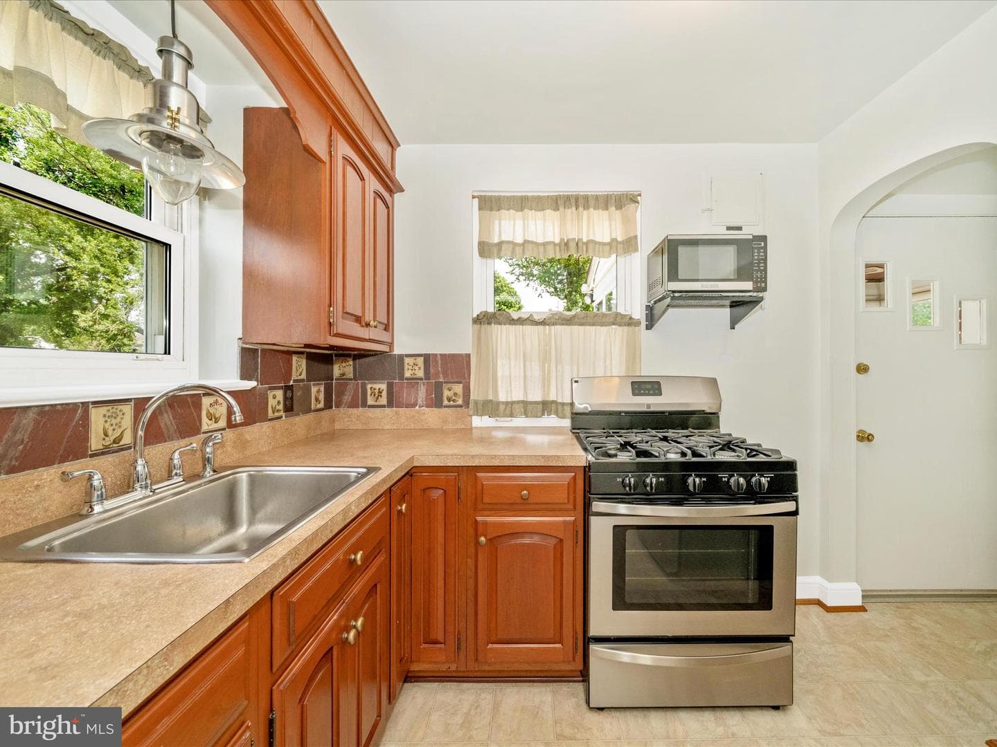 9405 Flower Avenue photo 15