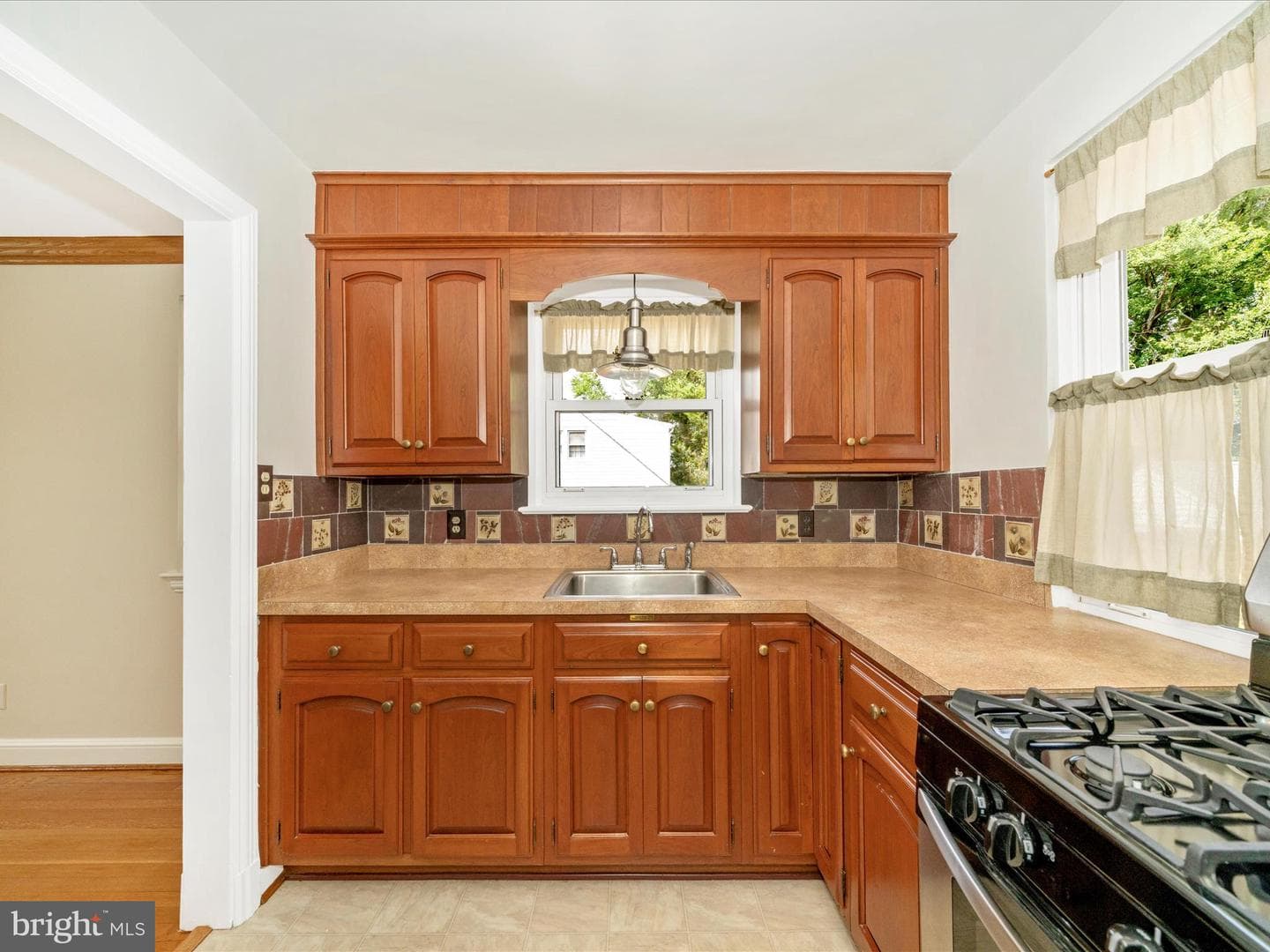 9405 Flower Avenue photo 16