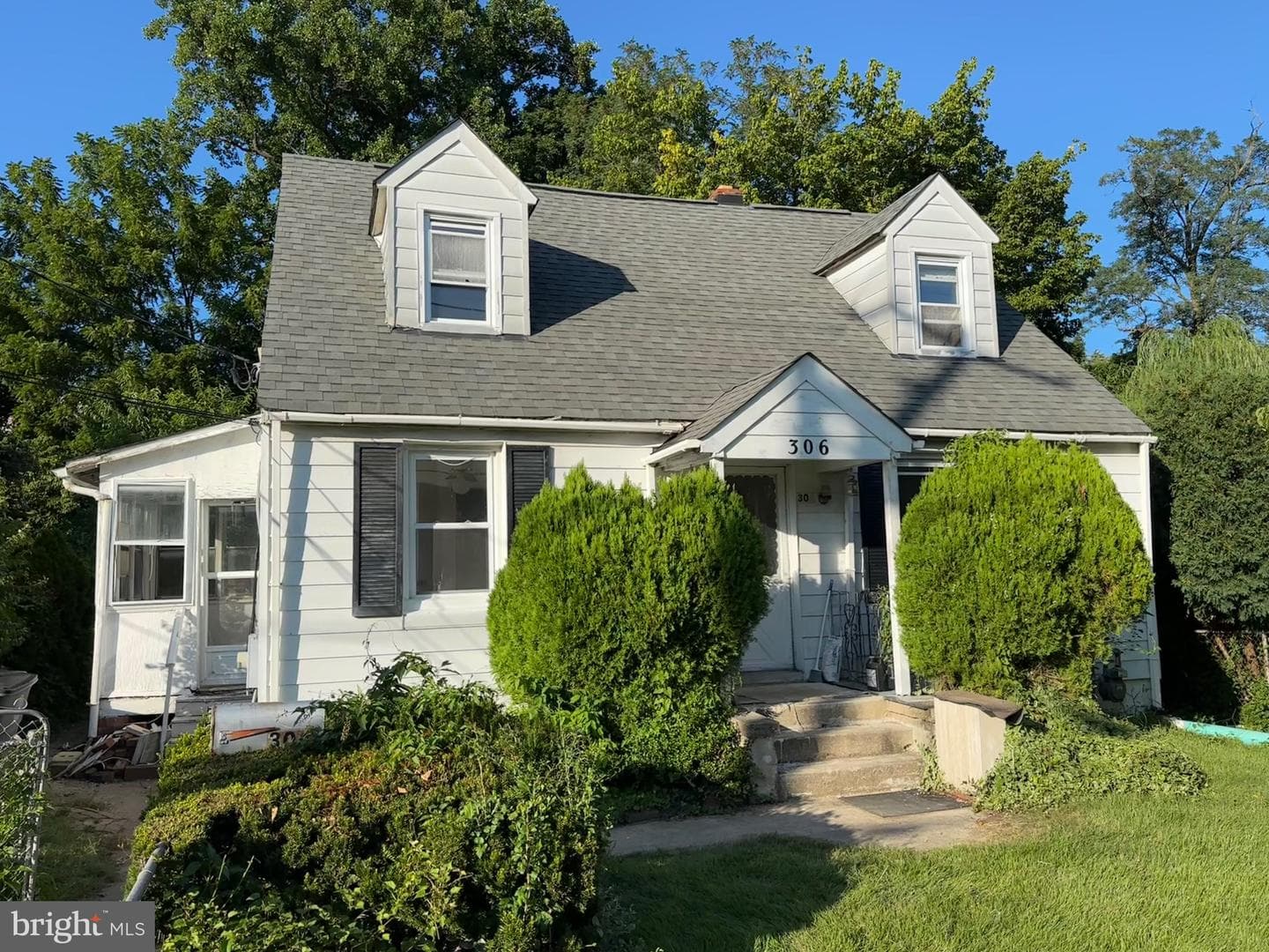 306 Grandin Avenue photo 2